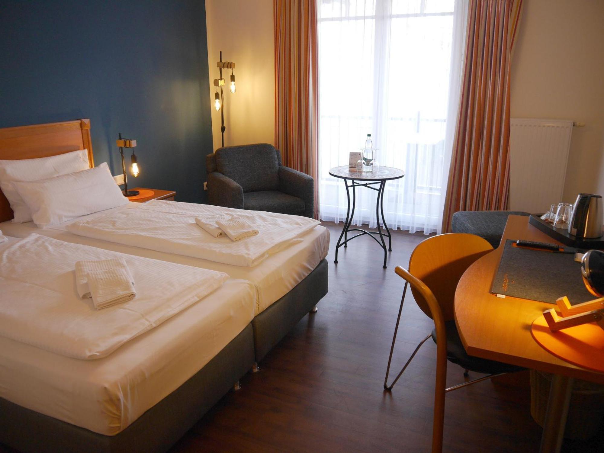 Pension Sanddorn Mit Cafe Carlssons Binz Exterior foto