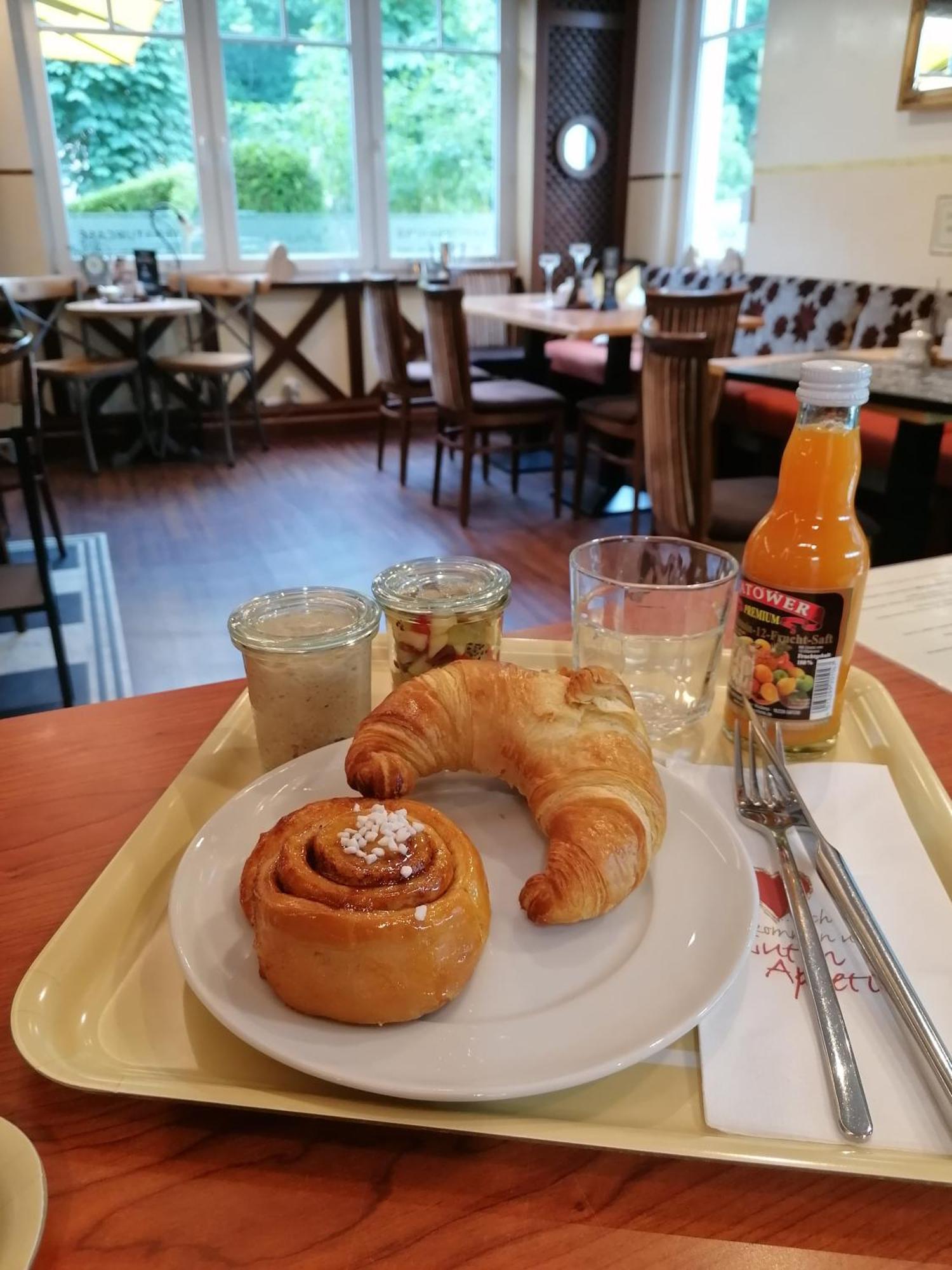 Pension Sanddorn Mit Cafe Carlssons Binz Exterior foto