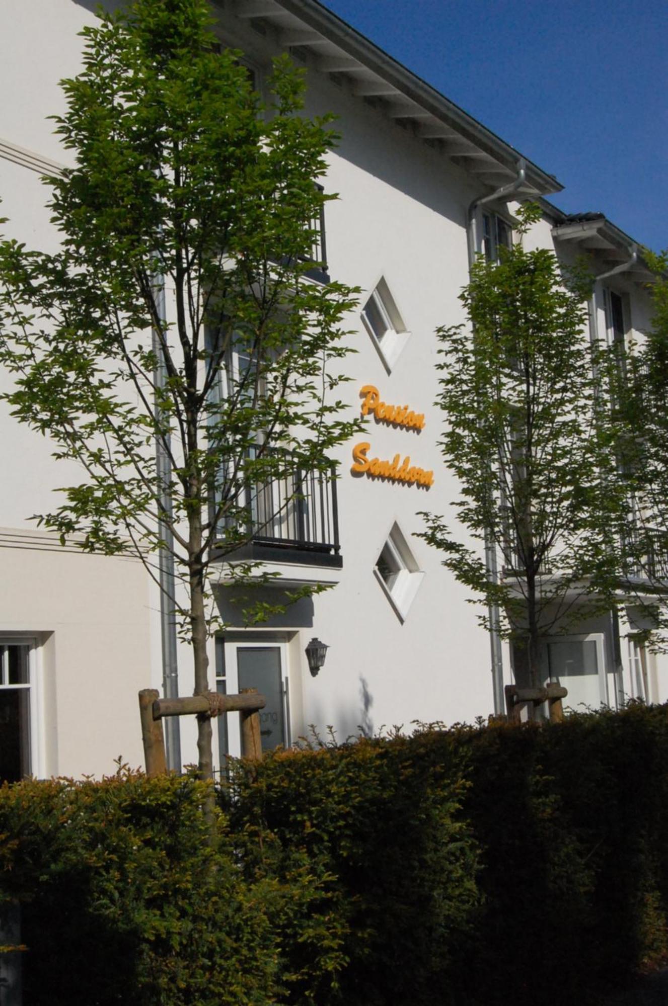 Pension Sanddorn Mit Cafe Carlssons Binz Exterior foto