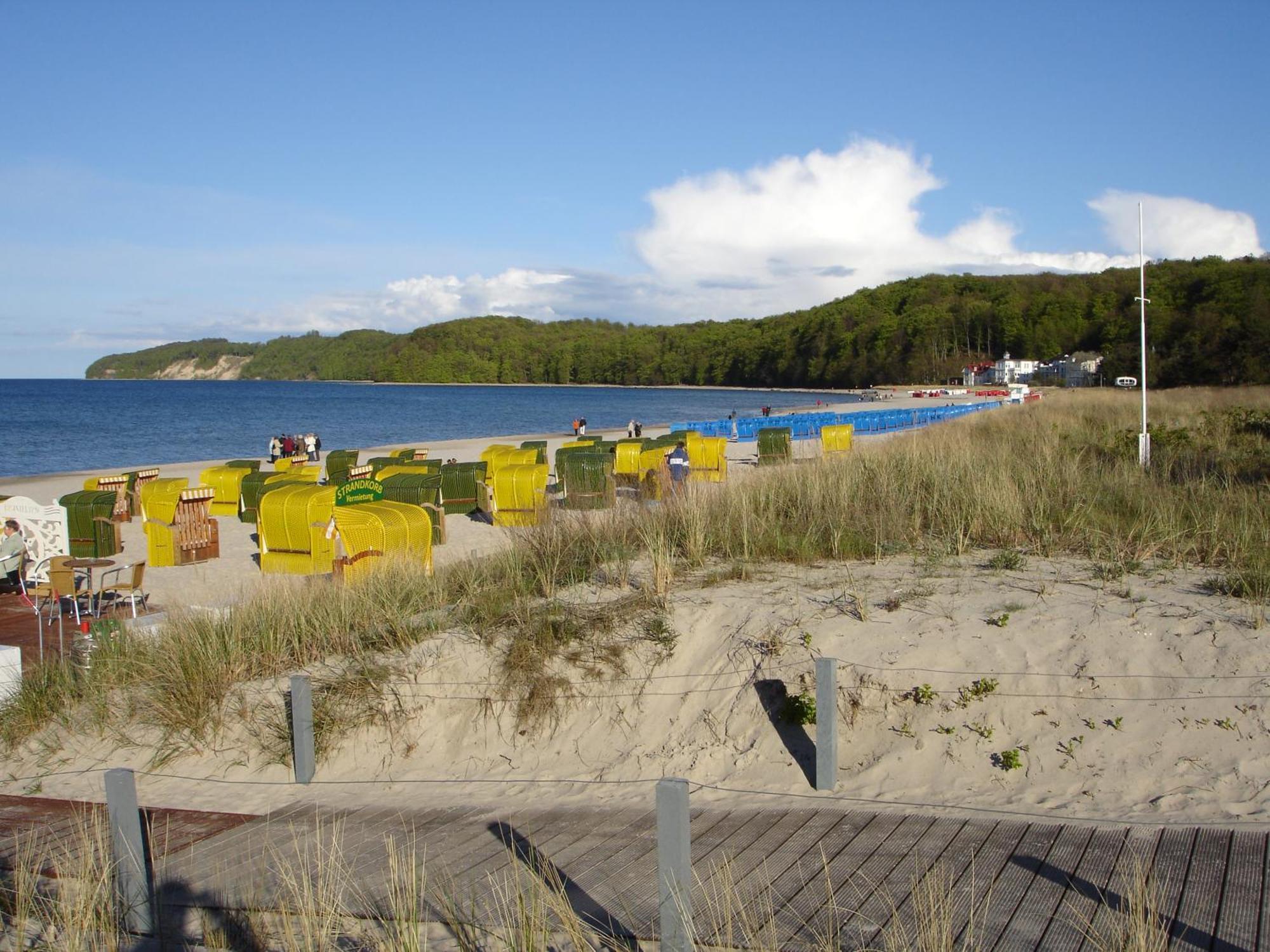 Pension Sanddorn Mit Cafe Carlssons Binz Exterior foto